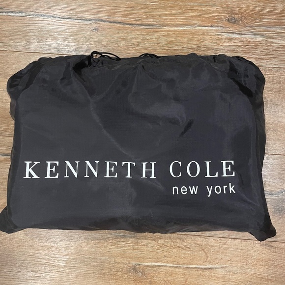 Kenneth Cole Leather expandable laptop bag